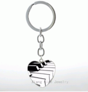 Přívěsek na klíče srdce - klaviatura
