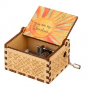 Dřevěný hrací strojek v černé dřevěné krabičce - You Are My Sunchine
