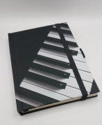 Diář pro hráče na klavír A6 s potiskem klaviatury